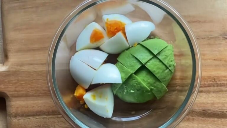 アボカドとゆで卵の簡単レシピ