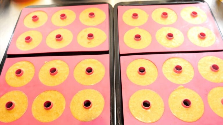 食べられるお花を使った見た目も味も絶品なドーナツの作り方