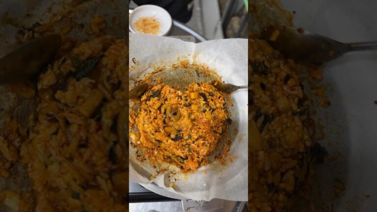 공릉역 중앙곱창 Korean cheese kimchi bokkeumbap Korean street food 韓国チャーハン