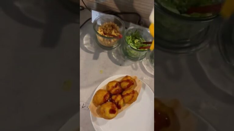 【たこ焼き 食べ放題】大阪なんばにあるモーニングブュッフェ#shorts