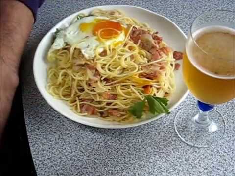 超簡単目玉焼きパスタ。