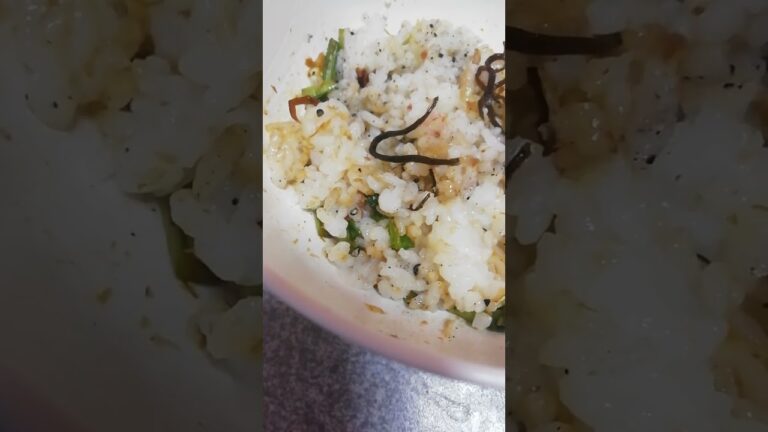 丼混ぜご飯　塩昆布　かつお節　漬物　梅干　マヨネーズ　すりごまで　意外と美味しい　明日も食べたい