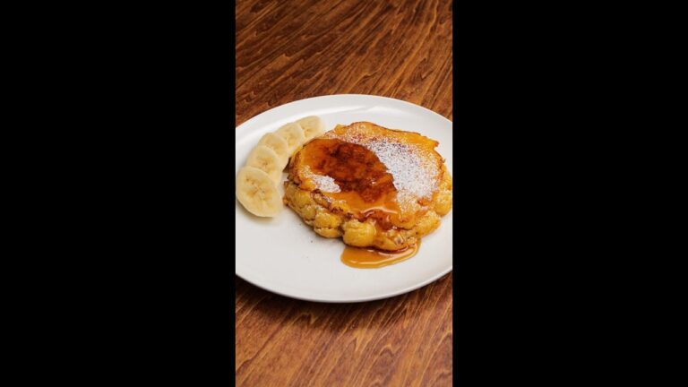 【合わせたらダメ。おいしすぎる。】斜め上の進化を遂げたメロンパンアレンジ！ / Melonpan French Toast #Shorts