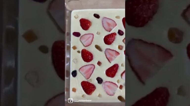 見た目も可愛いチーズケーキ🍓日々のご褒美やお祝いにも🤍苺とホワイトチョコのチーズケーキ🧀簡単なのに本当に美味しすぎた🤤