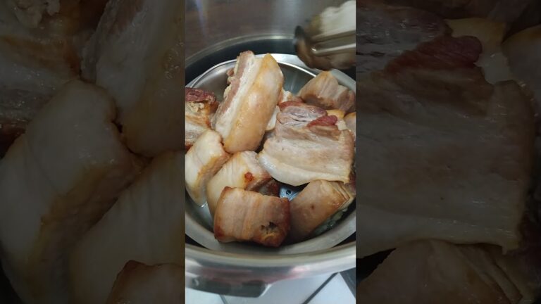 蒸し上がった豚バラはプルプル！角煮までもうすぐ。