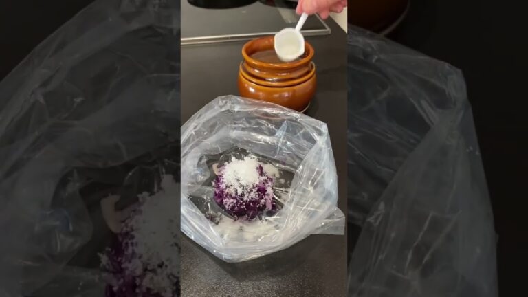 インスタで大人気😳紫キャベツの甘酢です。初めて撮ってみました☺️今日は詰めてないので楽しくないかもです🤣良かった見て下さいっ詳細は概要欄へ #紫キャベツ甘酢#紫キャベツ　#作り置き#お弁当おかず