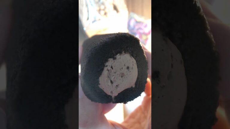 節分なので恵方巻…みたいなロールケーキを食べるぞ！ #節分 #恵方巻き #ロールケーキ