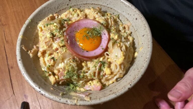 閉店後、まかないにチャレジ！【ツナクリーム焼きそば】へぇーーーって感じの見栄え。味はバカうま(⋈◍＞◡＜◍)。✧♡