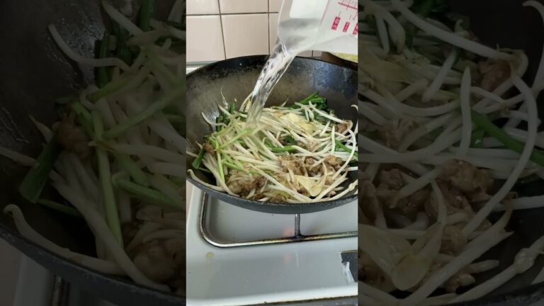 【町中華の味】ニラもやしそばで今日も朝からヘビーにキメます！ #shorts