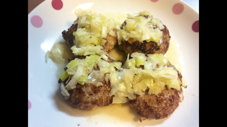 豚ひき肉のつくね。ネギ塩レモンだれがけ