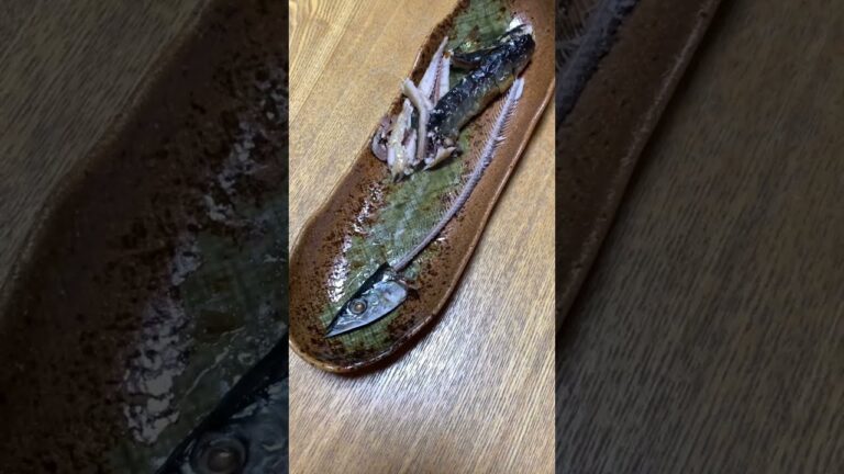 サンマの塩焼きの骨は簡単に抜けます #shorts #サンマの塩焼き #骨抜き