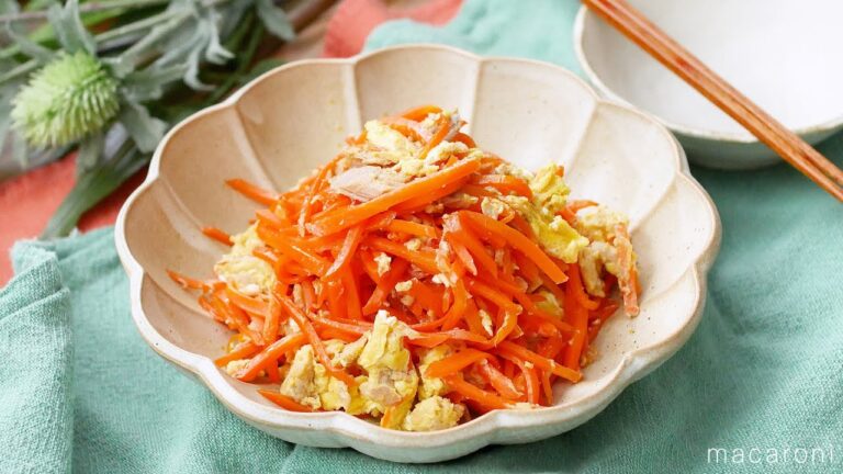 【にんじんのツナ玉炒め】卵とツナを入れた食べ応え抜群の炒め物！贅沢なにんじんしりしり♪｜macaroni（マカロニ）
