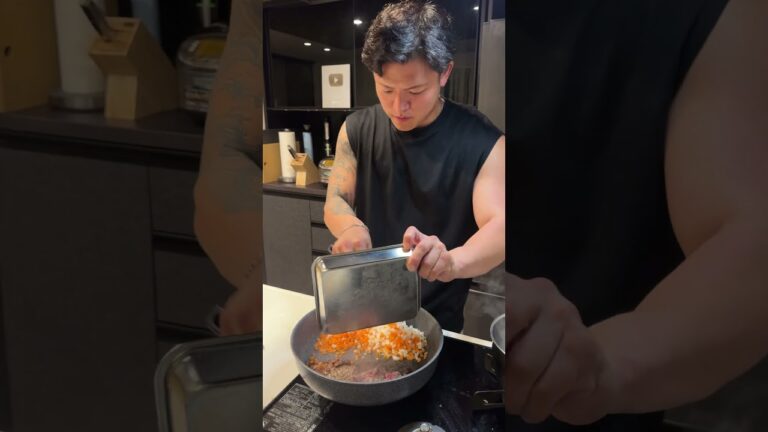 【店級のパスタが食べい人必見】激うまボロネーゼ #マッチョ #料理 #元カレ #筋肉番付 #暮らしチャンネル #パスタ #簡単 #cooking #飯テロ