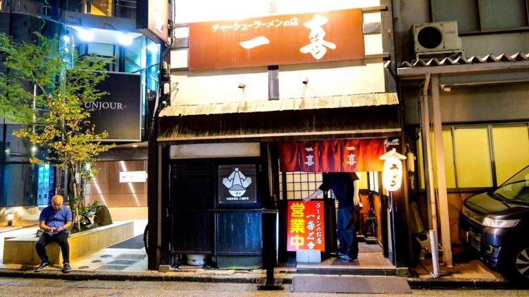 金沢繁華街の爆売れ深夜ラーメン！２９歳店主が夢中になってこだわり抜いた至福の一杯