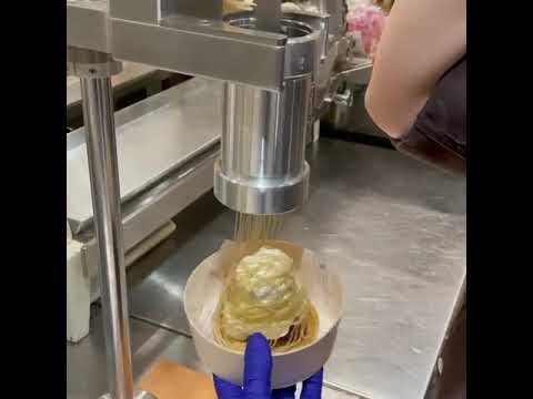 栗きんとんを極細の１ｍｍの太さで絞り出してます。芳醇な栗の香りが口の中でふわっと溶けます   #shorts