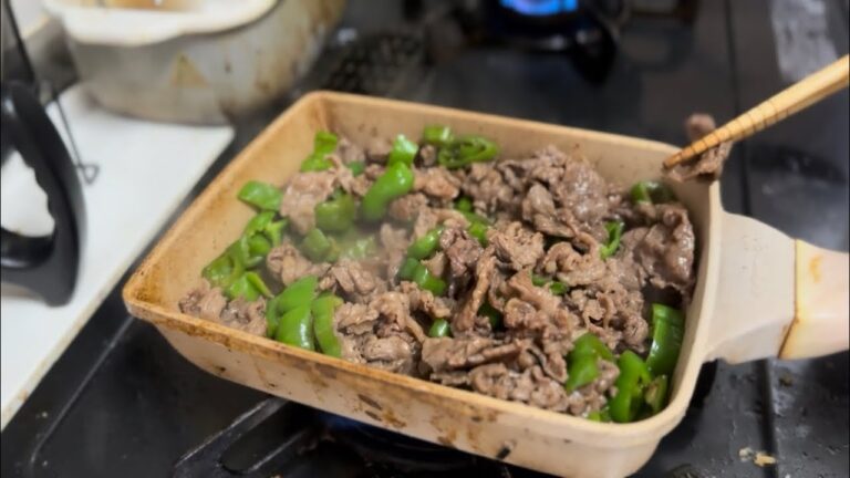 ずぼら主婦の毎日ごはん【牛肉とピーマンの甘辛炒め.ナスとベーコンのガーリック炒め.コンソメスープ.すき焼き】