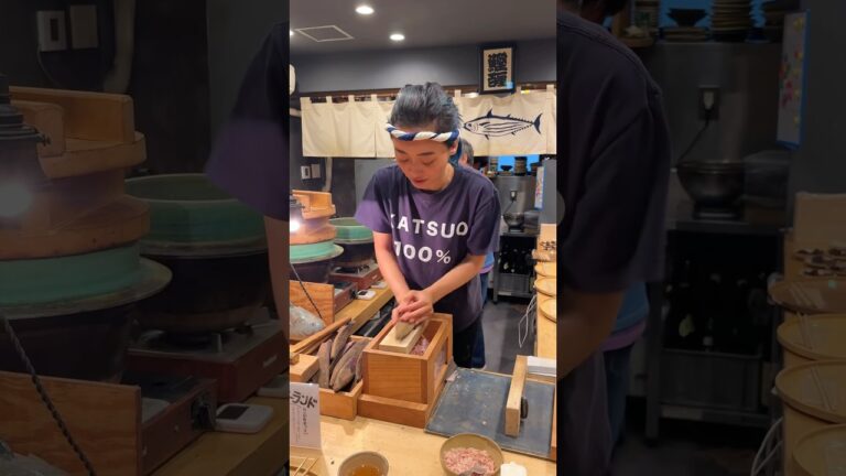 25歳の時おばあちゃんが作ってくれたカツオ節をきっかけにできた定食屋さん😋　#たもグルメ　#かつお食堂#japangourmet #japanesefood