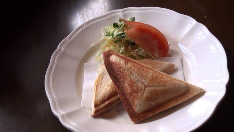 モーニングDセット　（ホットサンド）　500円　　カフェレストランMACHⅢ