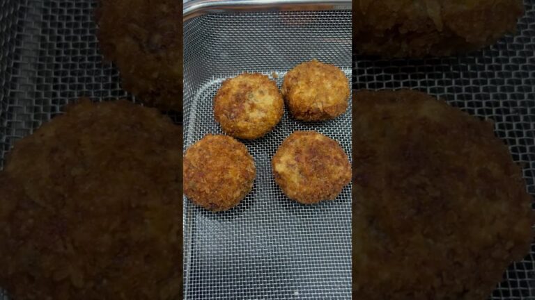 さつまいものコロッケ✨お家で簡単に作れる！#さつまいも #コロッケ #家庭料理 #手作りごはん #おうちごはん #スイートポテト #おやつ #フード #グルメ #ショート #ユーチューブショート