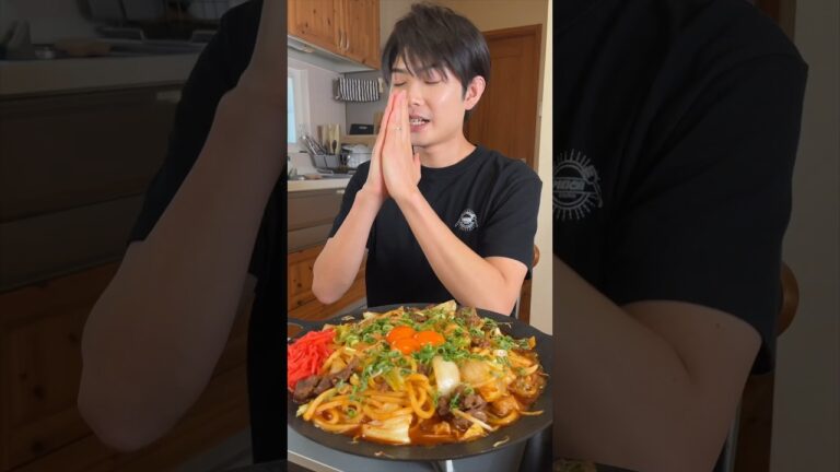 ホルモン焼きうどんで晩酌してみました🍻✨#shorts