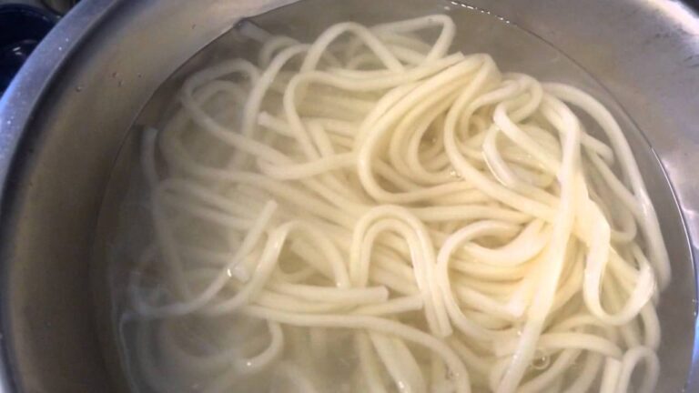 100円料理動画〜根菜たまごかけうどん