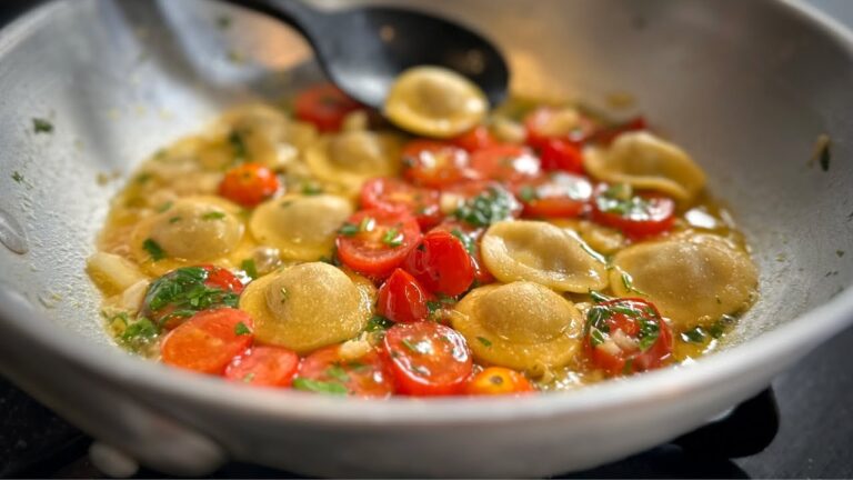 イタリア料理の真髄パスタ【ラビオリ】トマトソースで仕上げるシェフの技