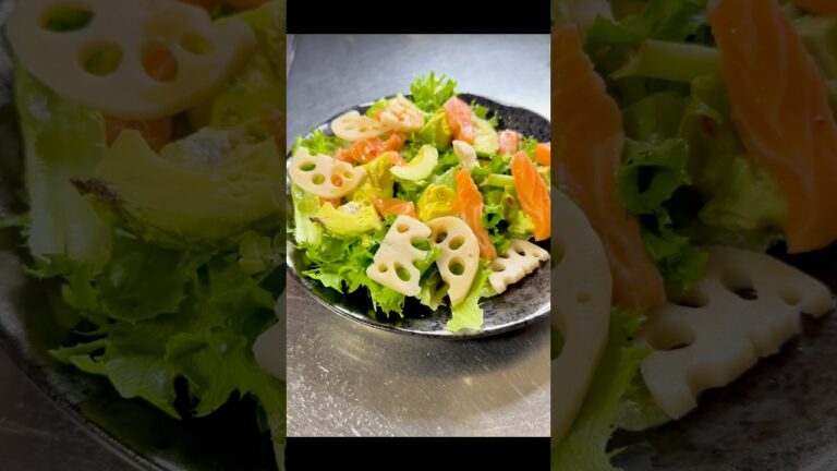 サーモンとアボカドのサラダ