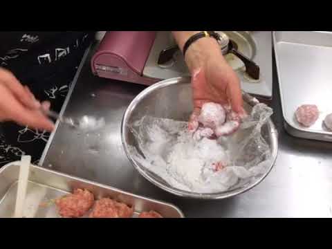 肉団子の甘酢あん 片栗粉の付け方 （DoCook銀座料理教室）