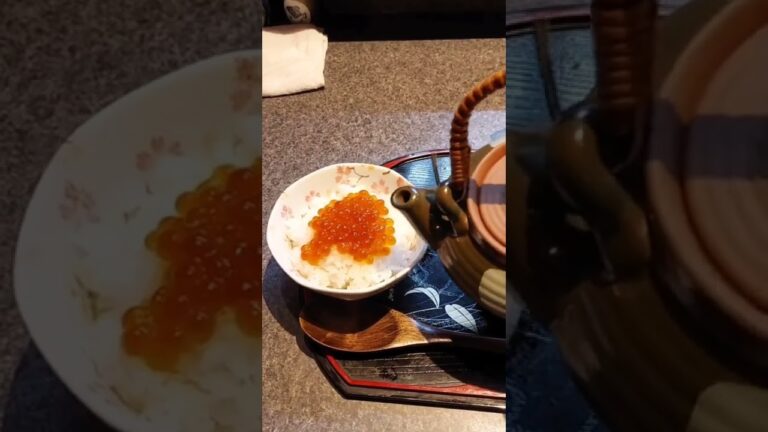 居酒屋裏メニュー🤫黒舞茸土瓶蒸しの出汁を‥イクラごはんに美味しいよ👍️