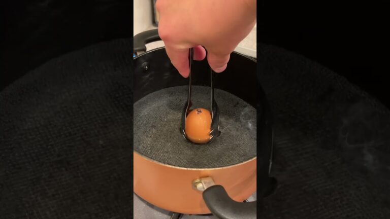 ドジョウを卵に入れて作るゆで卵が最高に美味すぎる！！　#shorts