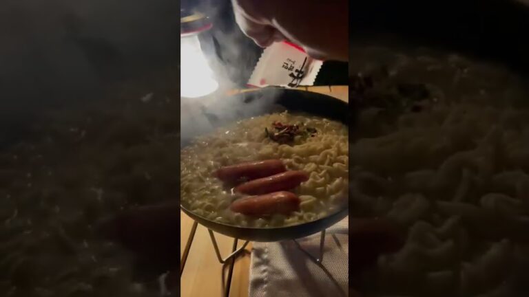 キャンプめしその2🏕 #shorts #キャンプ #辛ラーメン  #キャンプ飯 #辛ラーメンアレンジ #キャンプ