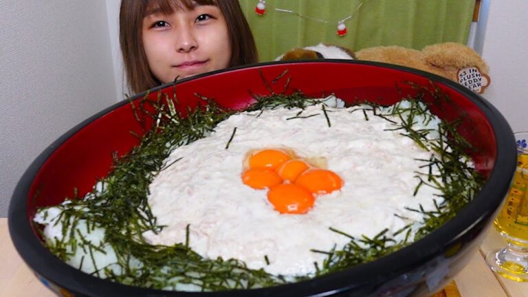 【大食い】マヨネーズ1本とツナ缶10缶使ったツナマヨ丼