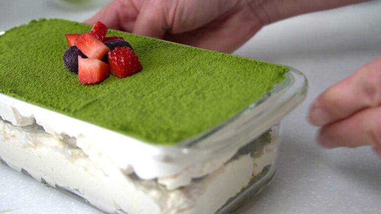 【抹茶ティラミス】スコップケーキのように頂く抹茶のティラミスです。第2弾‼前回よりも綺麗な仕上りに出来ました。