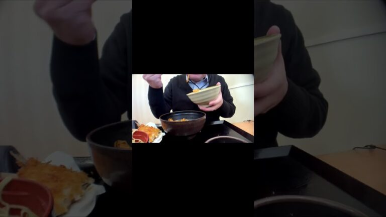 [ #Shorts ]ゆで太郎ともつ次郎で朝食[ASMR Eating Sounds 咀嚼音 飯テロ 動画]Ｗモツ炒めセット定食大盛りとお椀蕎麦を食べるオヤジ動画Japanアジフライ