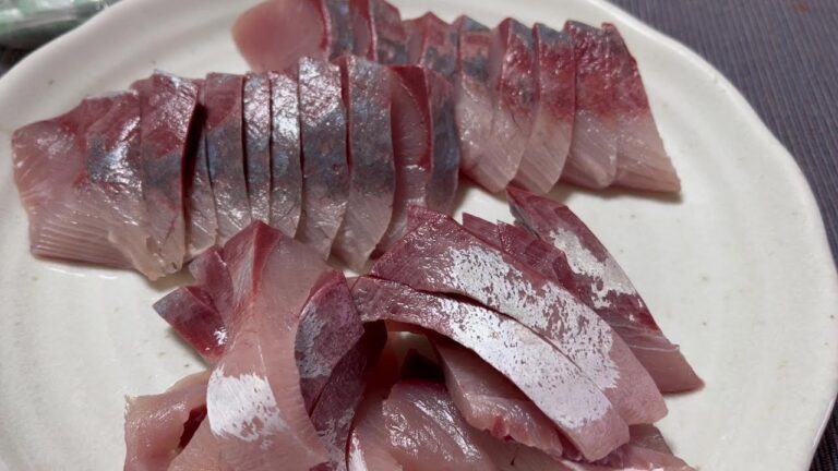 いなだの刺身でハイボール！
