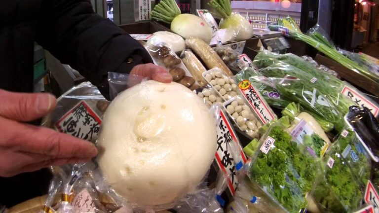 【動画・錦市場】「京野菜の錦　四寅　～丸大根、聖護院かぶらが美味しい季節です～」