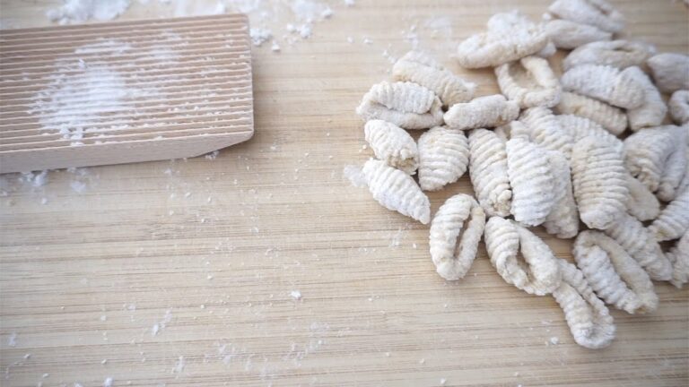 オートミールで作る『乳/卵なし オートミールパスタ オレキエッテとカヴァテッリ』のレシピ | グルテンフリーパスタ｜オートミールレシピ｜ヴィーガンレシピ