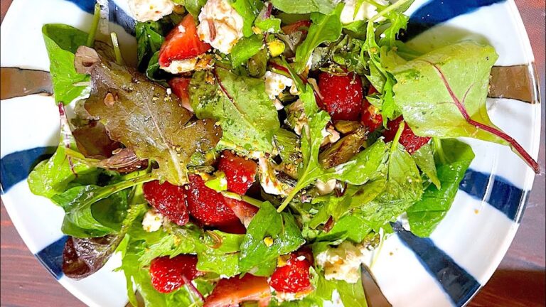 #nachazkitchen #lightsalad   Baby leaf, Strawberry and Asparagus Salad. ベビー リーフいちごとアスパラガスサラダ