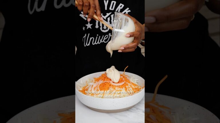 Easy creamy classic homemade coleslaw! #recipe #coleslaw