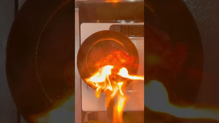 クリームわさびソースを添えたステーキ