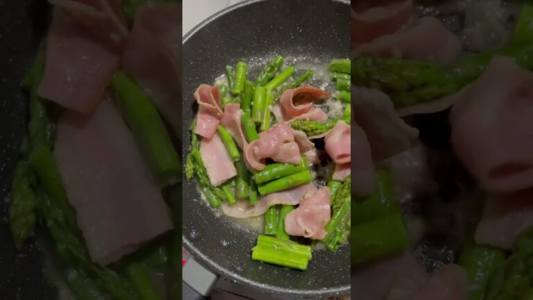 【ジュージュー】アスパラとベーコン🥓のにんにくバター炒め
