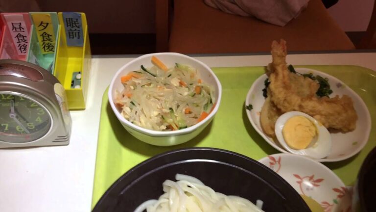 病院めしお昼ご飯、天ぷらうどん