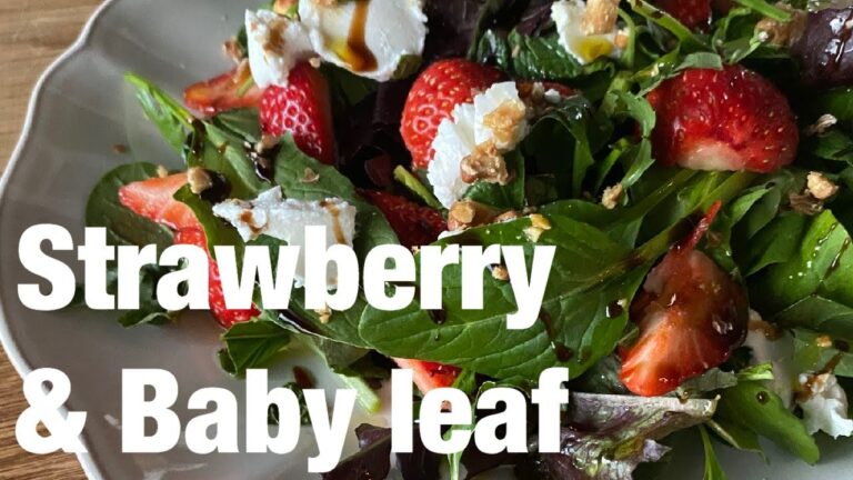 簡単！野菜料理のお店が教える【適当しか言わないイチゴとベビーリーフのサラダ】