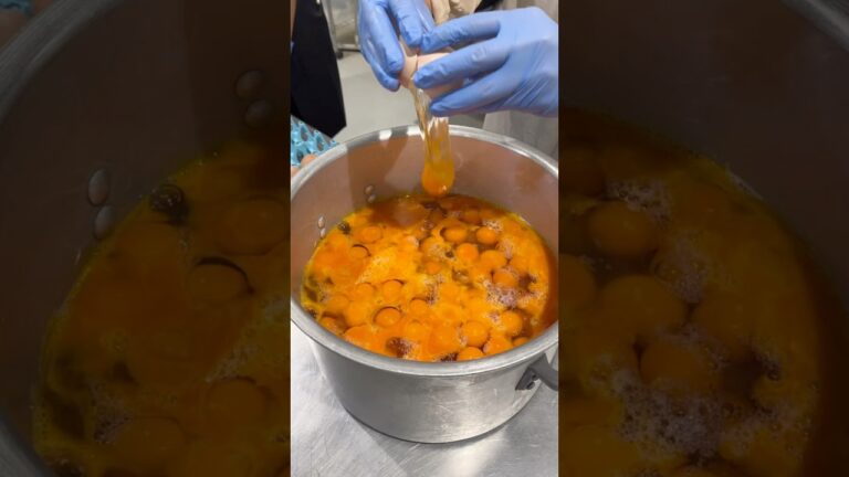 【卵農家の究極のふわふわだし巻き玉子サンド】 #愛知グルメ #卵