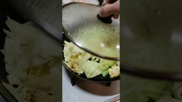 キャベツを蒸し炒めた#鉄フライパン #お昼ごはん #food #キャベツ