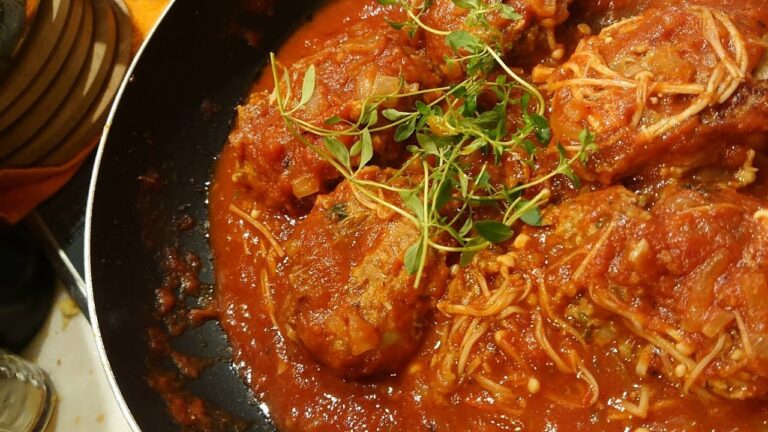 ジブリ風肉団子のスープ(トマト煮込みハンバーグ)～フライパンひとつで…庭のハーブに包まれて～