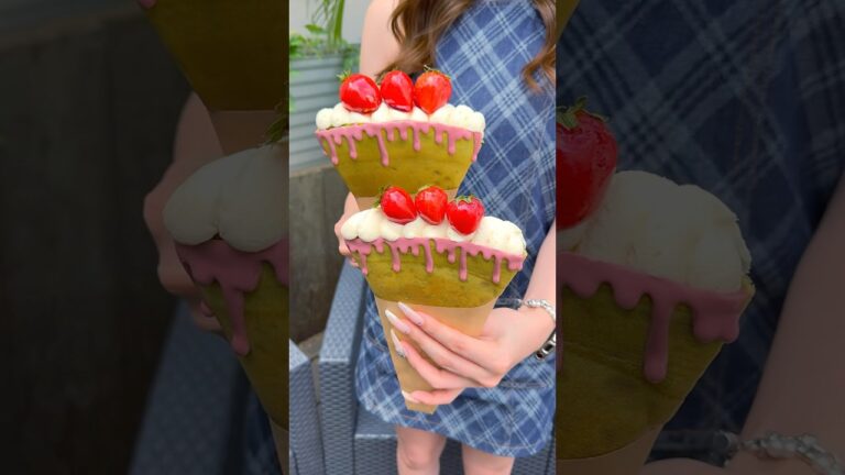 日本一パリパリないちご飴抹茶チョコクレープ🍓 #japanesefood