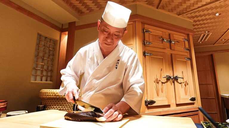 【最強】全てが最高峰のスペシャリテ！超弩級の食材を圧巻の技で握る銀座の新名店【鮨 門わき】