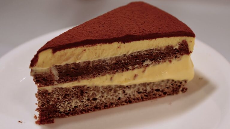 【Hiatari Cafe] ティラミス風ケーキ リキュールが効いて大人の味/Tiramisu-style cake ・Liqueur works and tastes like an adult