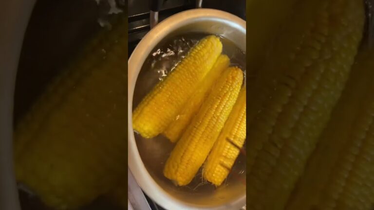 とうもろこしに茹で方あるの知ってた？？？美味しさがレベチ！#じいちゃん #hana #japanesefood #料理の鉄人 #料理動画 #とうもろこし#grandpa
